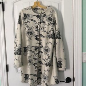 Beautiful winter long floral blazer, size XL